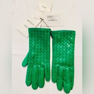 Bottega Veneta Parakeet Green Intreccio Leather Gloves - New With Tags